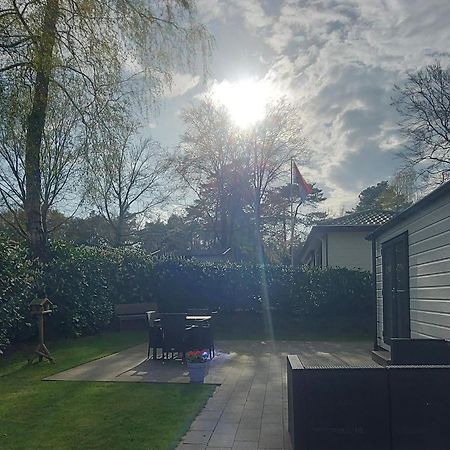 Chalet Wanama. Gelegen Op Het Vakantiepark Het Lierderholt Op De Veluwe. Villa Beekbergen Exterior foto